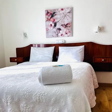 Residencial Moderna Hostel