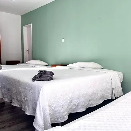 Residencial Moderna Hostel *