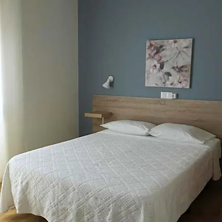 Residencial Moderna Hostal